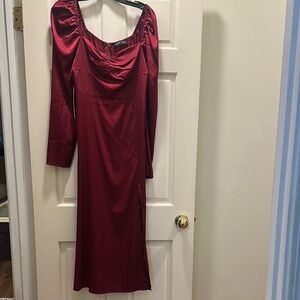 Elegant Burgundy Long Sleeve Dress